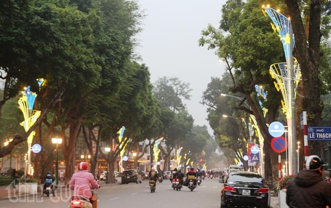 Trang trí phố phường Hà Nội theo từng điểm nhấn ảnh 4